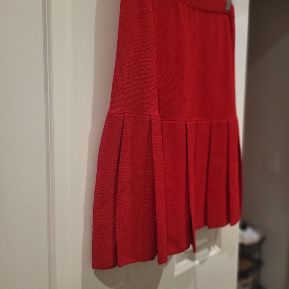 Vintage ST. JOHN COLLECTION by Marie Gray Red pleated skirt and top. - Picture 2 of 13